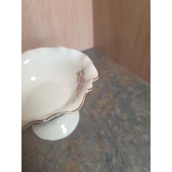 Vintage small porcelain pedestal Candy Dish - Picture 3 of 9